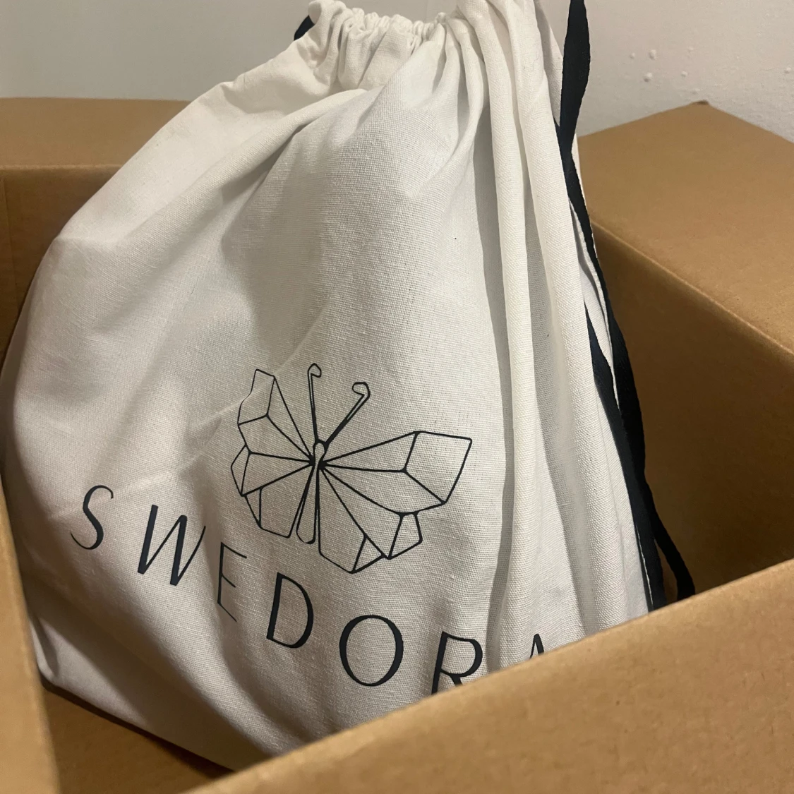 Svart handväska från Swedora i skinn - 3