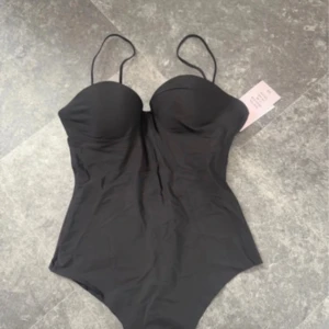 Svart body hm - svart body hm 75b