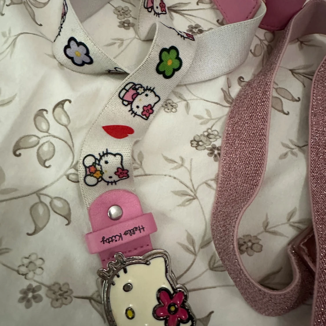 Glittrigt pastellfärgat bälte - 2