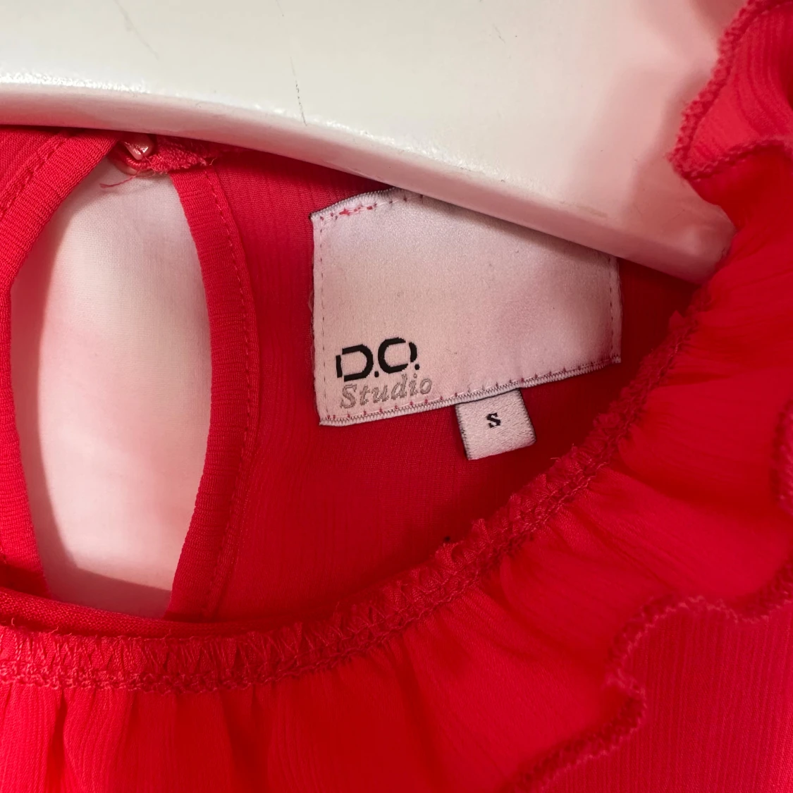 Röd volangblus från DC Studio - 2