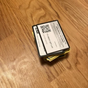 Pokémonkort - Blandad samling - Stor samling Pokémonkort med många olika figurer och färger! Perfekt för dig som vill börja samla, byta eller spela Pokémon TCG. Här finns både klassiska och nyare kort – en rolig mix för alla Pokémonfans!