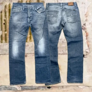 Nudie AvrageJoe - Tjena! Säljer dessa riktigt feta nudie jeans i modellen AvrageJoe som ej tillverkas längre, w36/l34, modellen är 186cm, hör av dig vid funderingar!🙌