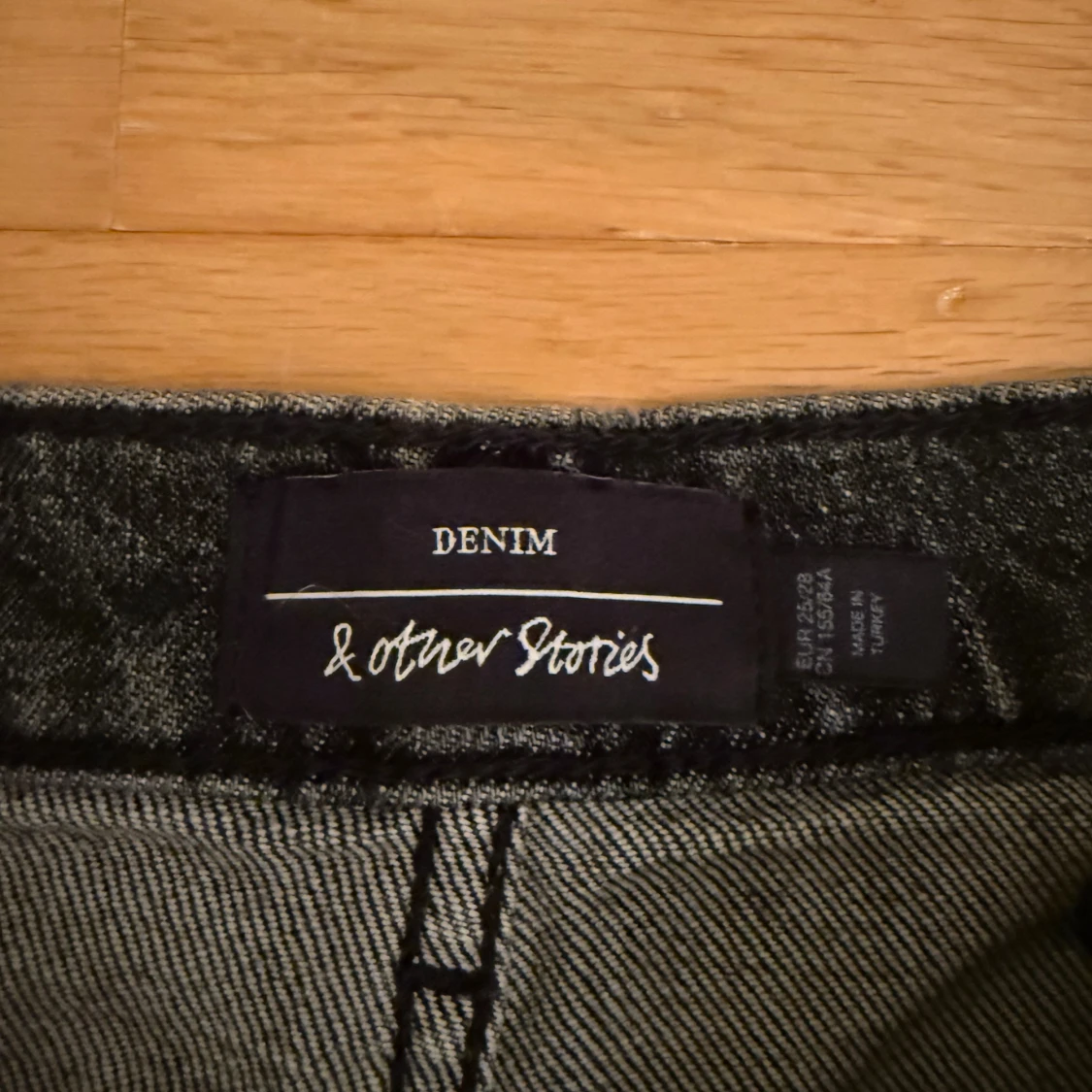 Svarta jeans från & Other Stories - 1