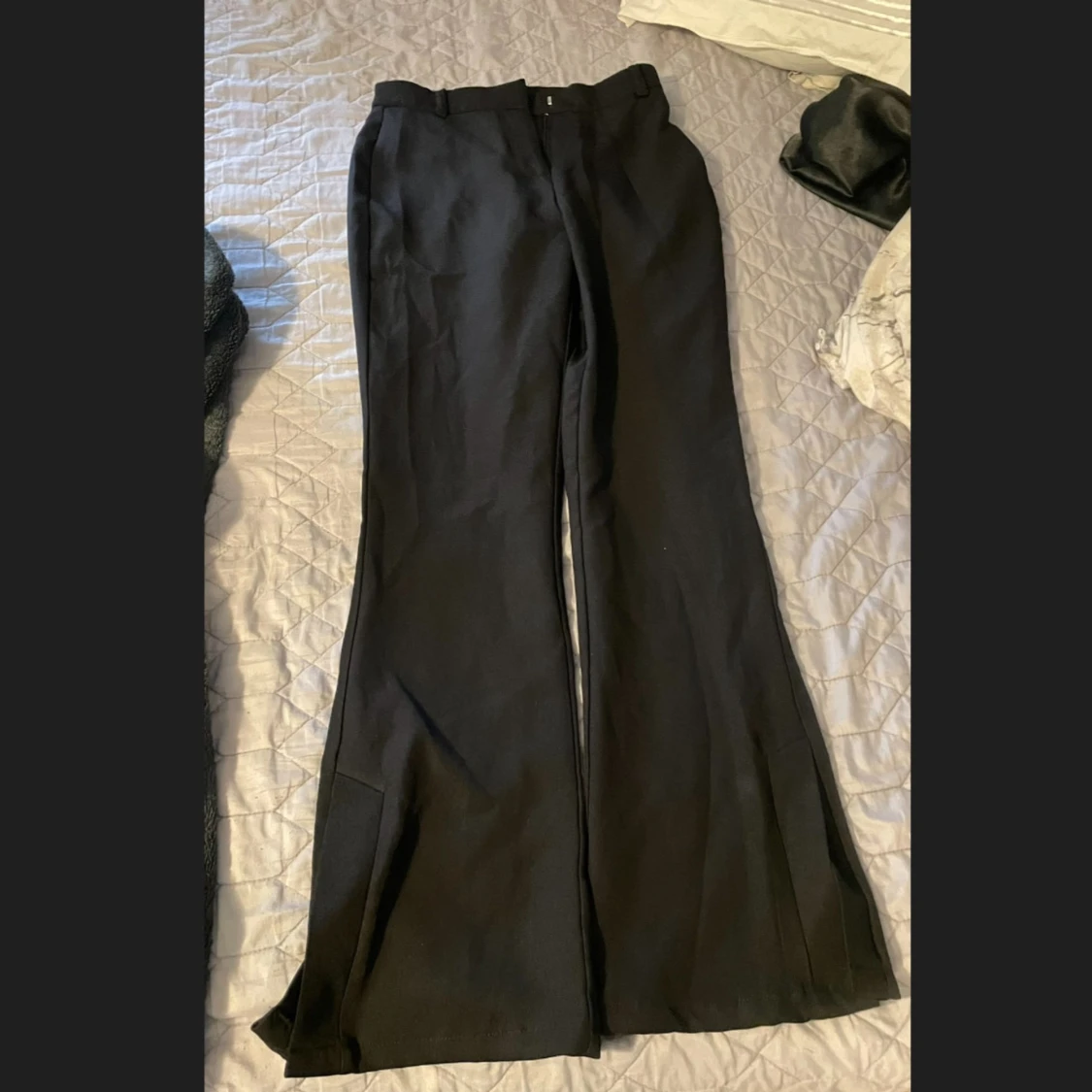 Svarta bootcut-byxor från Amisu - 4