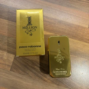 Paco Rabanne 1 Million 50ml - Säljer min brors oanvända 1 Million parfym från Paco Rabanne, Eau de toilette, 50 ml. Den är något år gammal men somsagt oanvänd!!