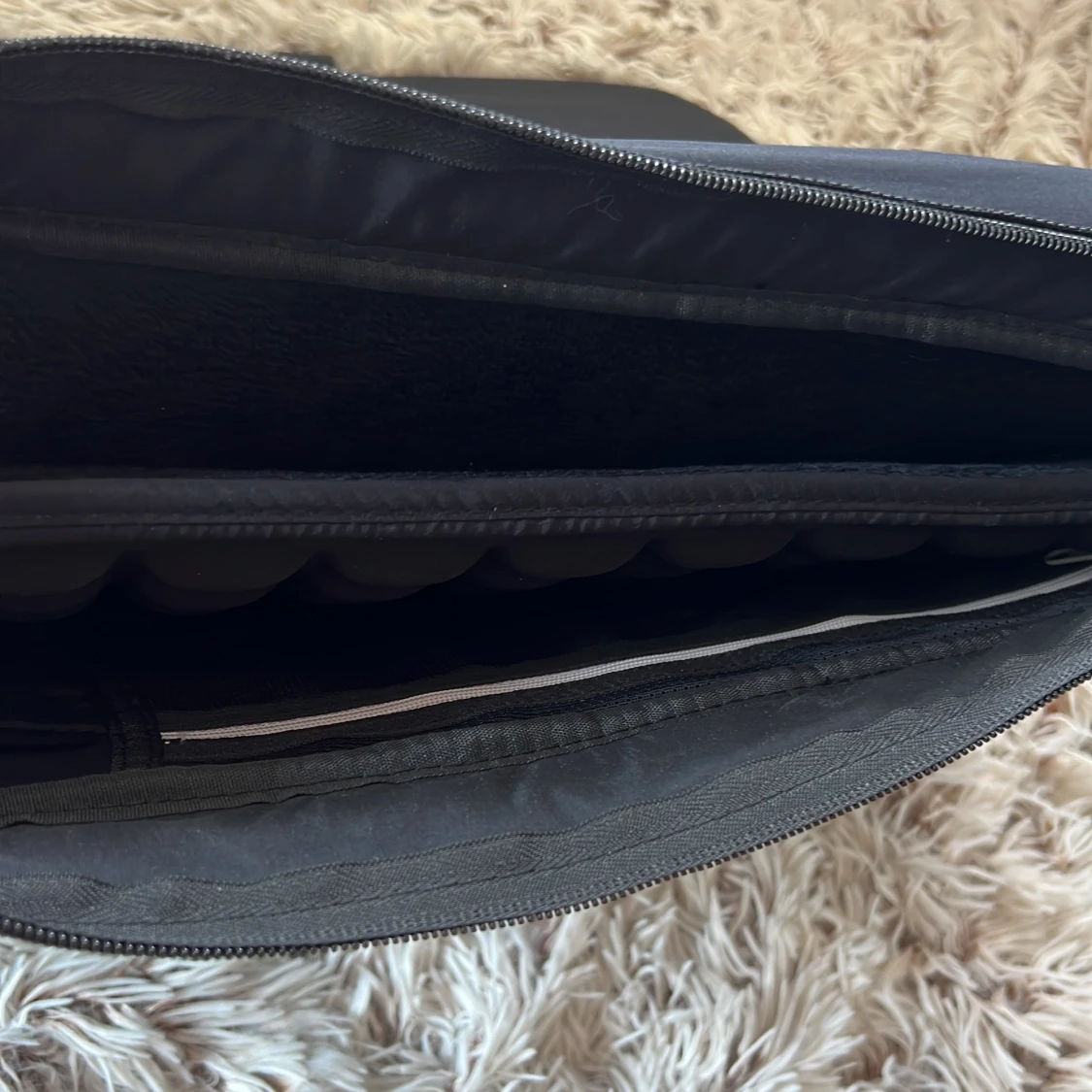 Svart datorväska från Pouch  - 91