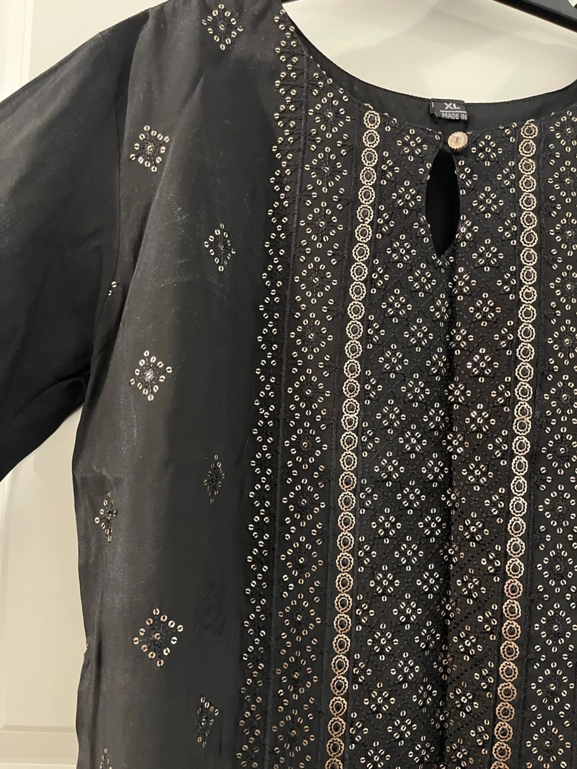 Svart långklänning med broderi XL - 1