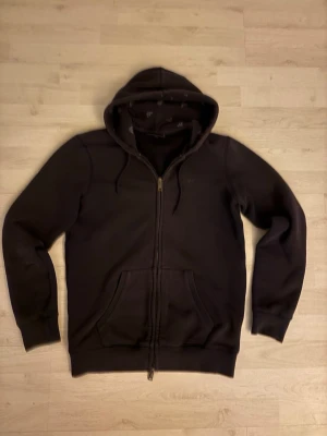 Giorgio armani zip - Fin. Nopprig lite