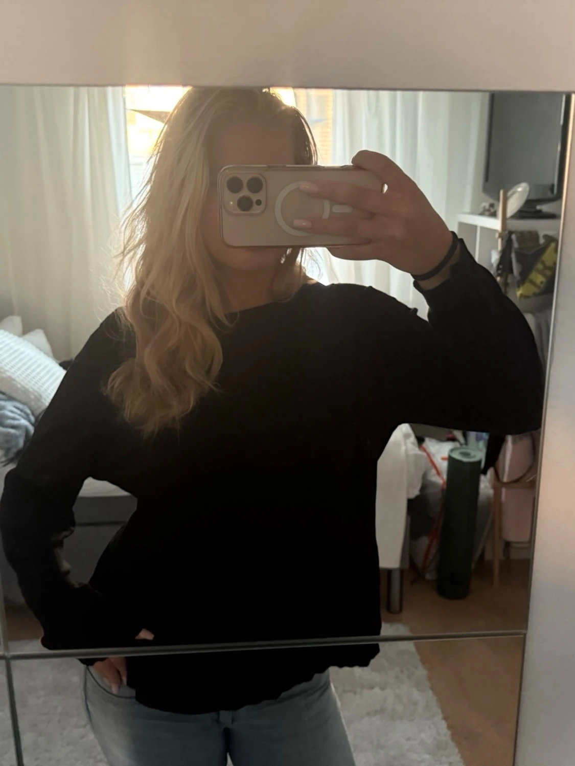 Svart långärmad tröja