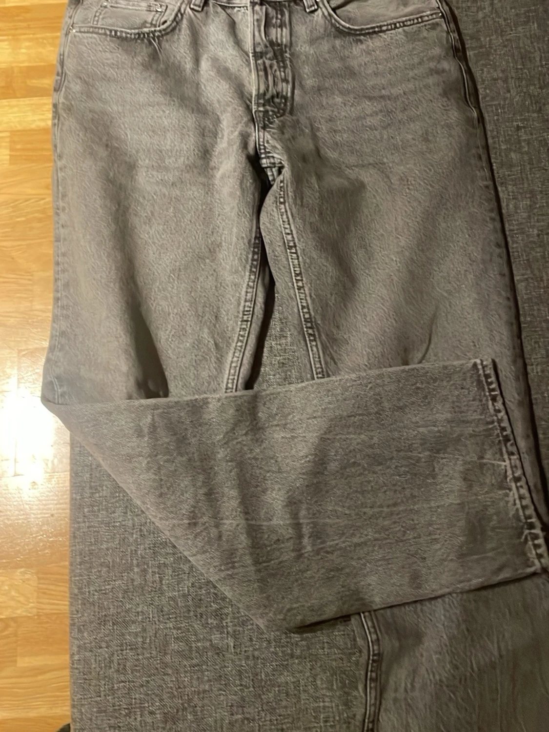 Grå raka jeans från Zara - 1