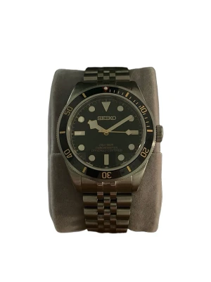 Seiko Mod klocka Black Friday  - Seiko Mod klocka som är inspererad av ”Black Bay”. 39mm och går på en NH34 movement. Alla länkar och box tillkommer vid köp‼️🙌.