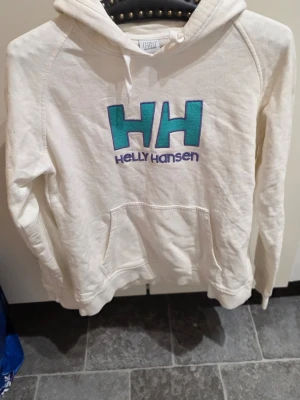 Helly hansen tröja L  - Helly hansen tröja L nypris ca 1000 kr 