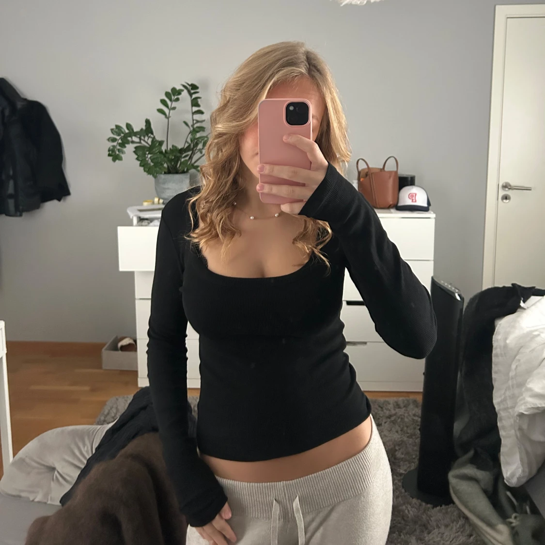 Svart ribbad långärmad topp - 1