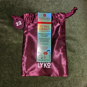 Erborian CC Red Correct 15ml - Erborian CC Red Correct är en produkt som hjälper till att jämna ut hudtonen och minska synligheten av rödhet. Den innehåller Centella Asiatica och har solskyddsfaktor SPF 25. Perfekt för en jämnare och lugnare hud. 15ml K-beauty  Ord pris 299kr