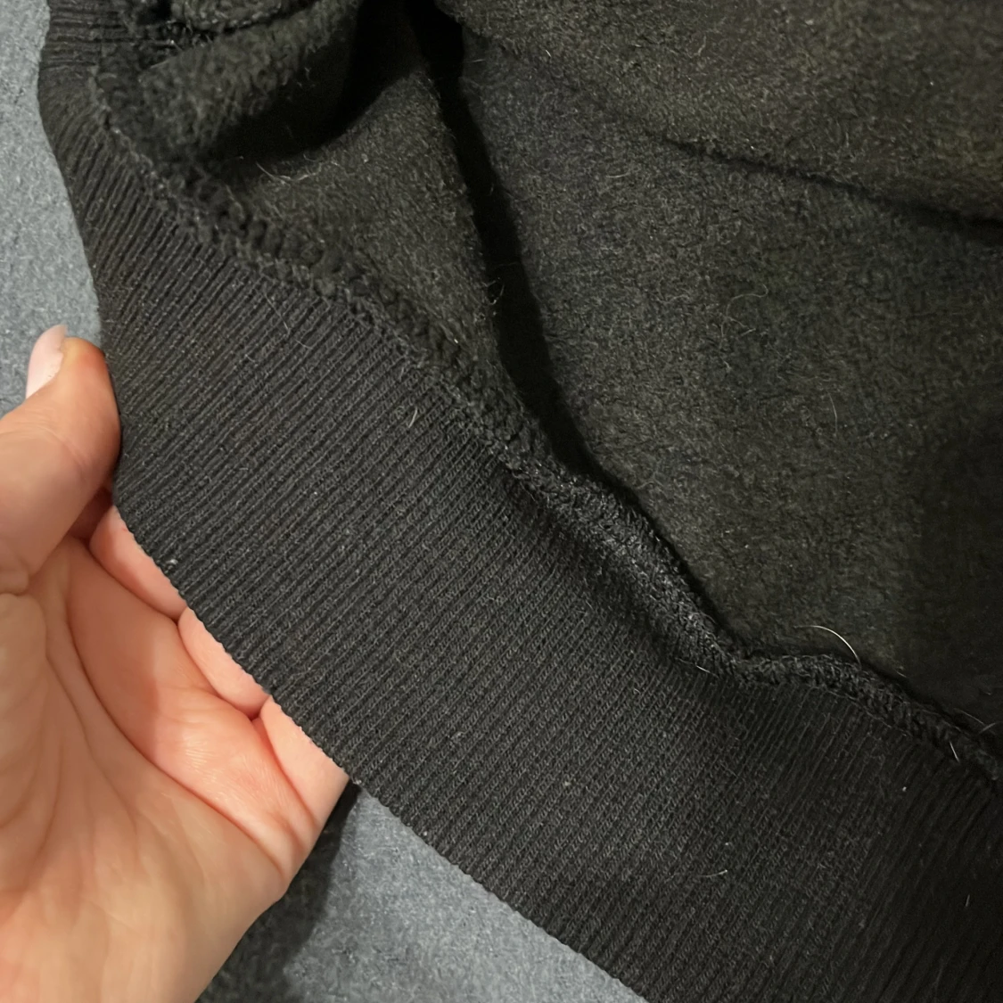 Svart hoodie från Puma med leopardtryck - 3