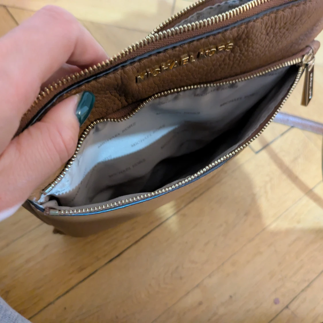 Brun/konjak axelväska Michael Kors skinn - 2