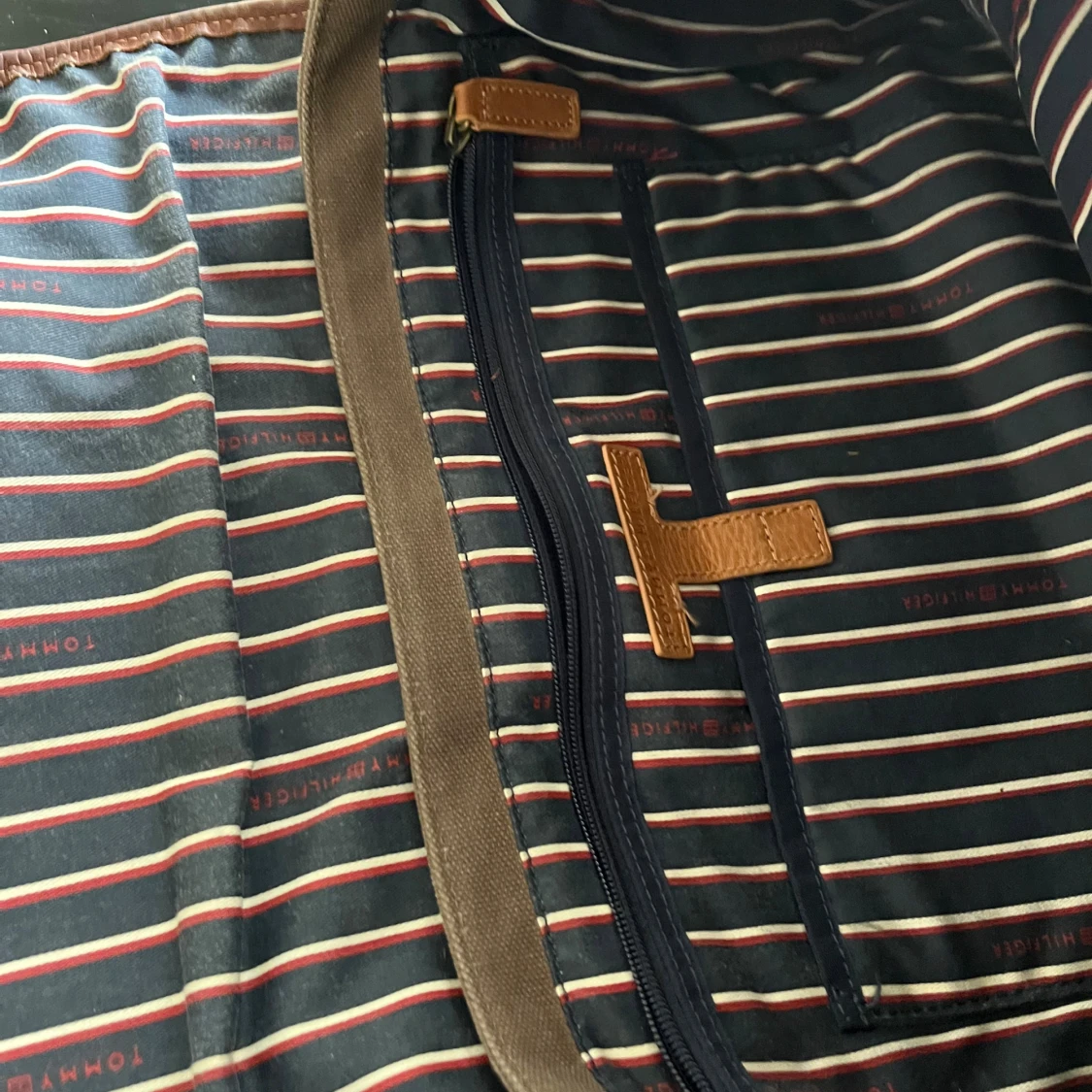 Brun axelväska Tommy Hilfiger - 3