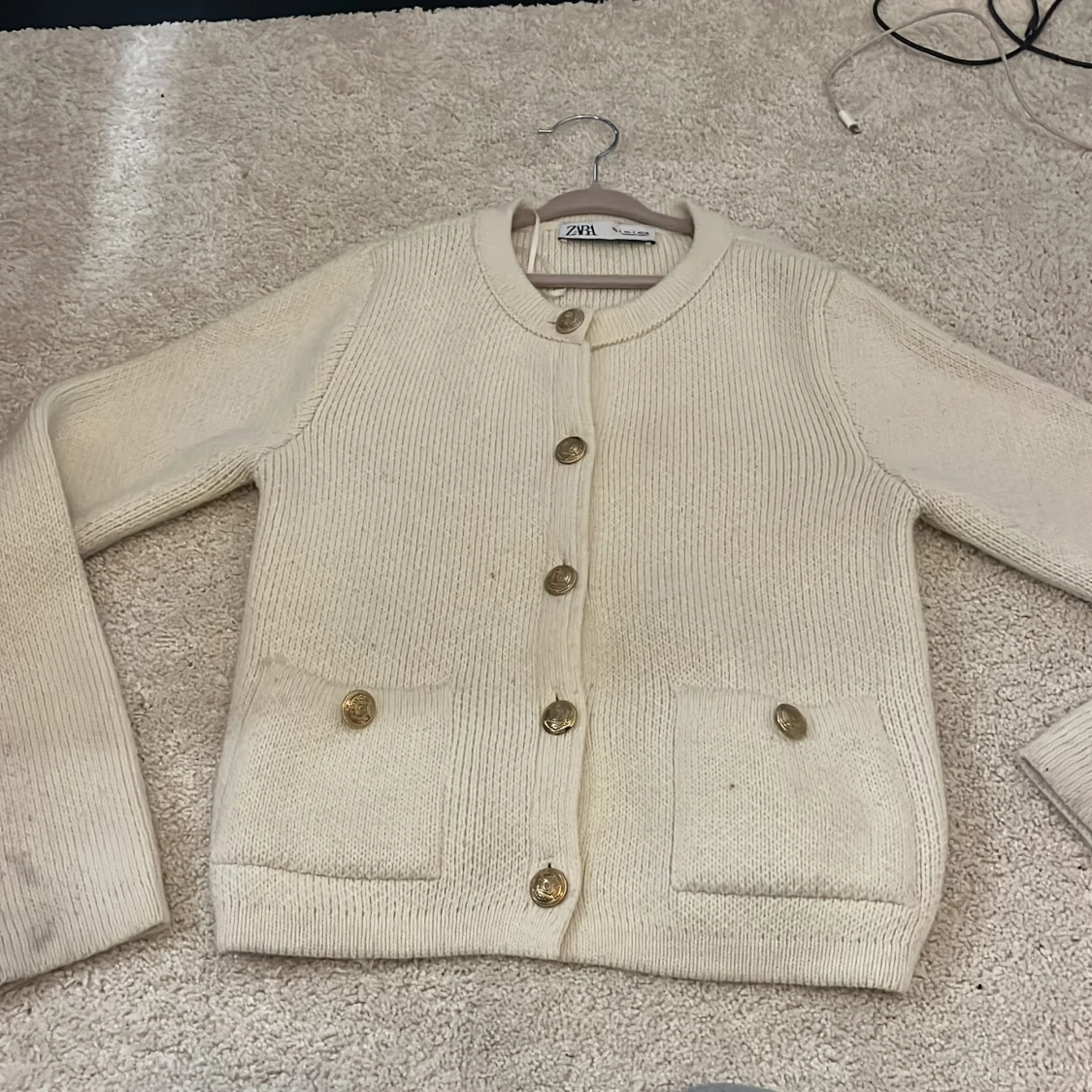 Beige stickad kofta från Zara