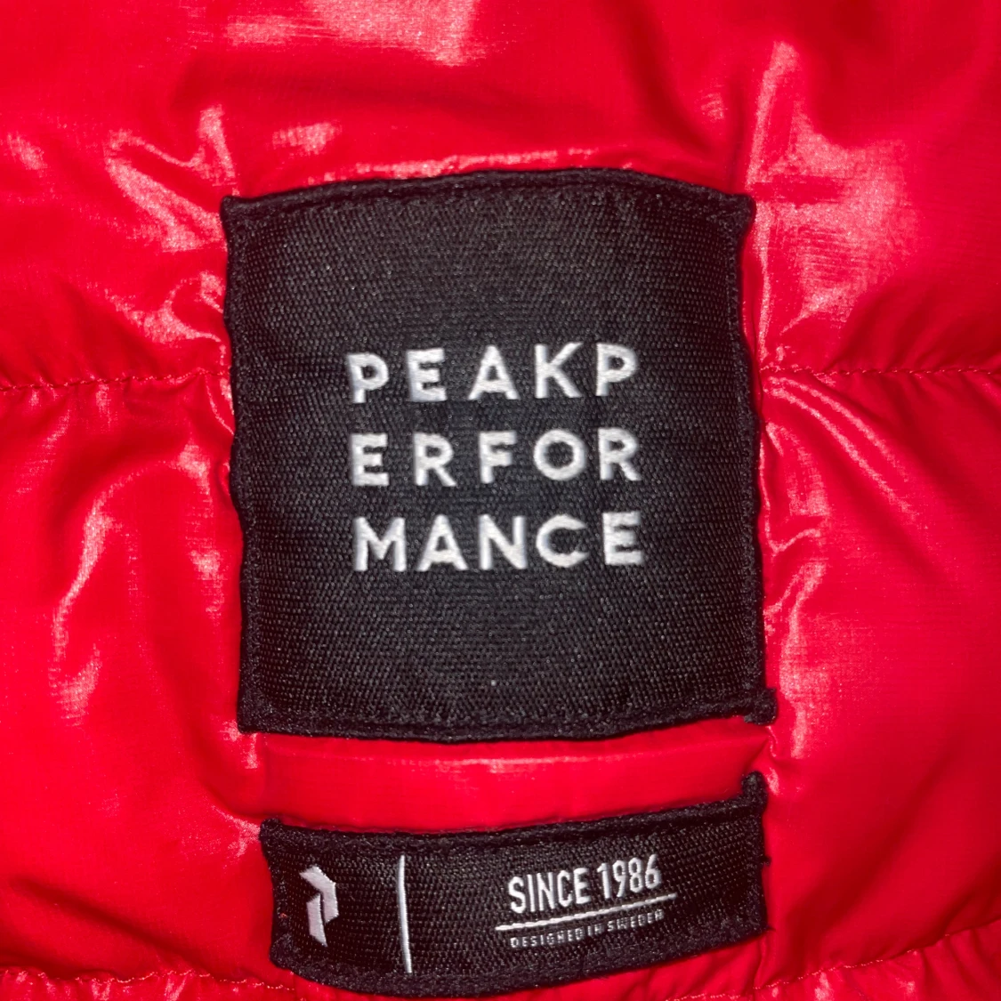 Röd pufferjacka Peak Performance xs - 3