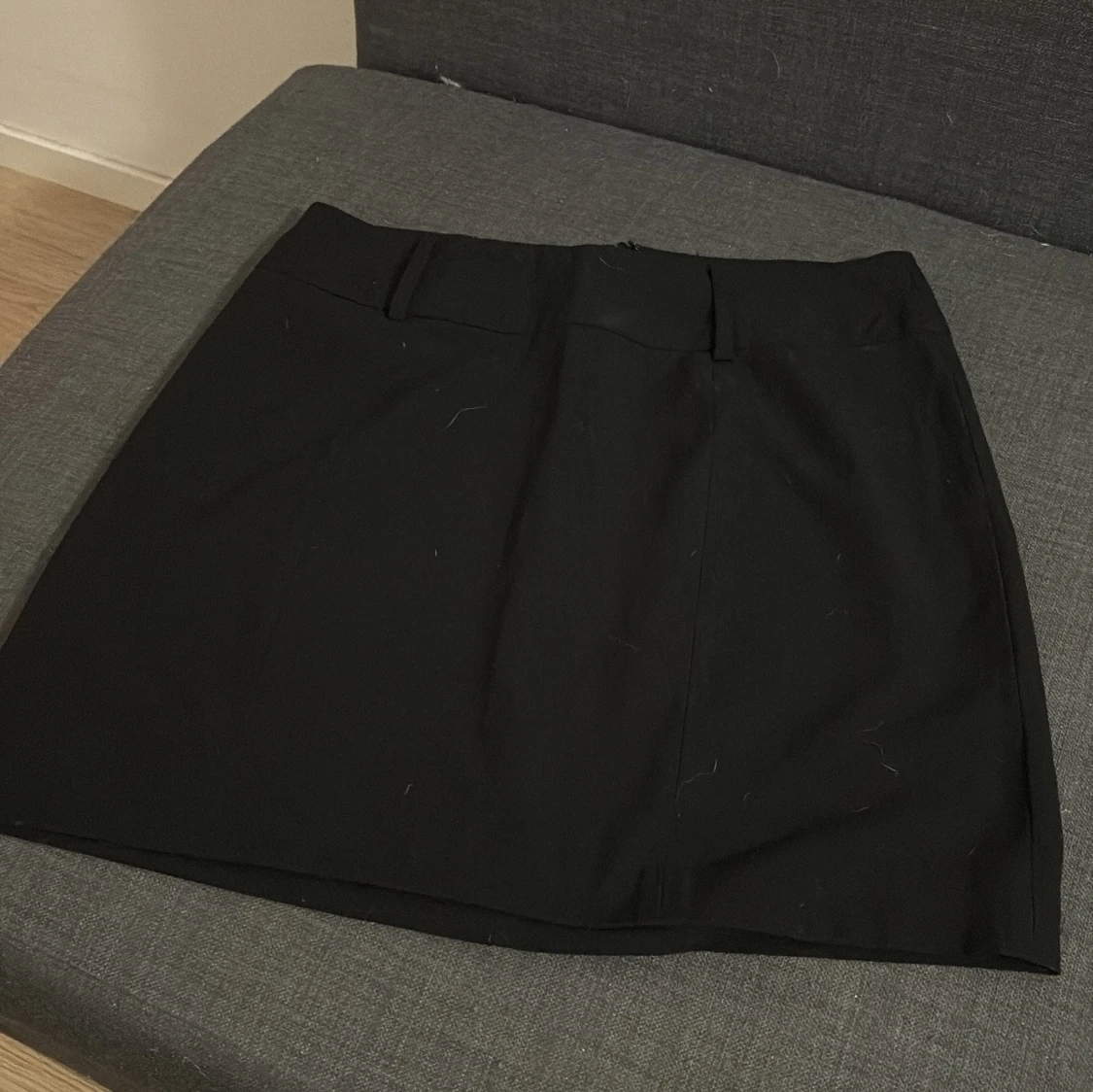 Svart kortkjol från KappAhl