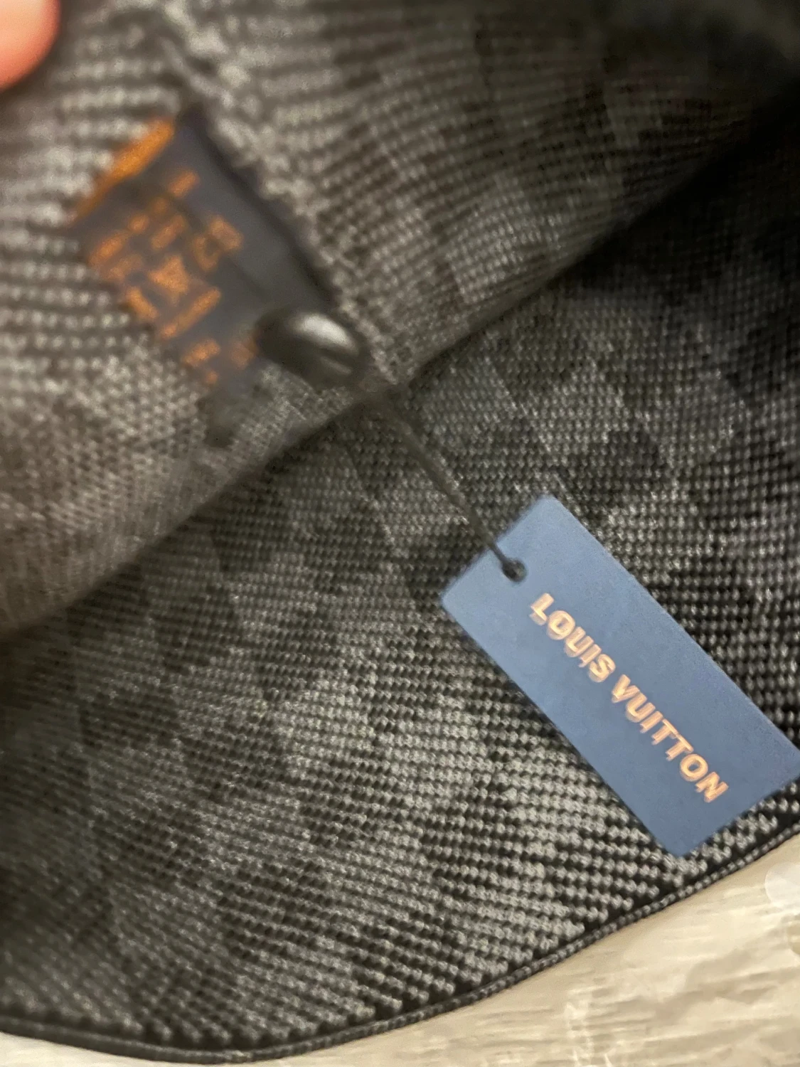 Rutig grå Louis Vuitton mössa - 3