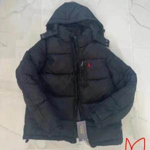 Ralph Lauren Jacka - Helt ny - Helt ny Ralph Lauren jacka  med tags. Både riktigt snygg och bekväm. Storlek M. Tveka inte ställa frågor vid intresse🙌