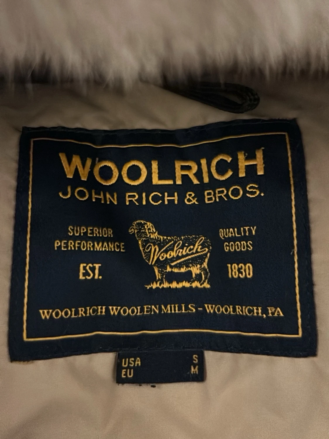 Mörkblå parkajacka från Woolrich - 2
