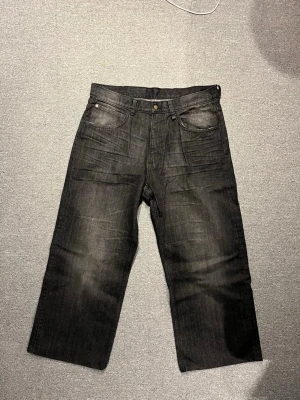 Cheap monday baggy jeans - Helt oanvända sotter som weekdays astro jeans ungefär w36 L32