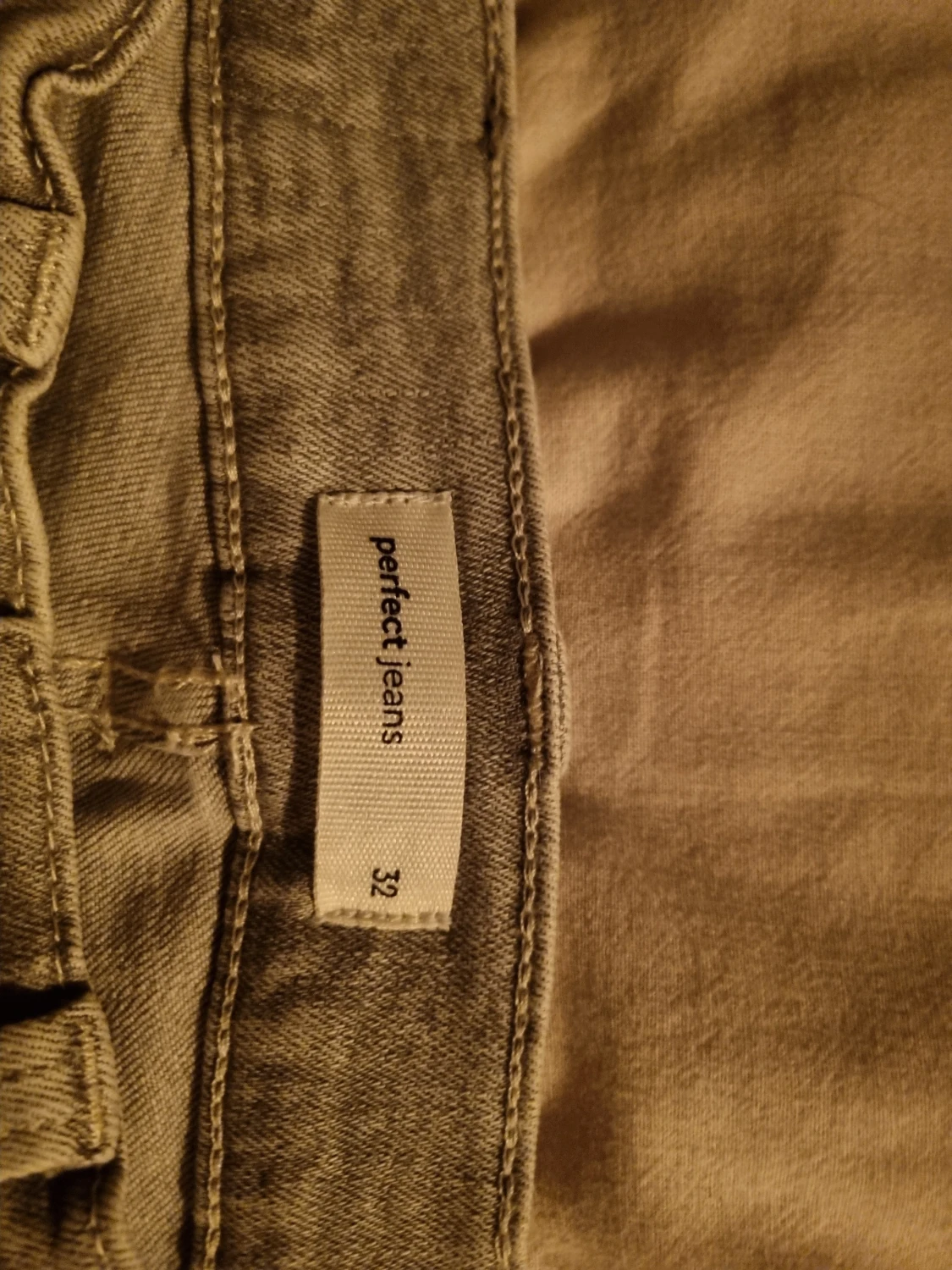 Grå bootcut jeans från ginatricot  - 2