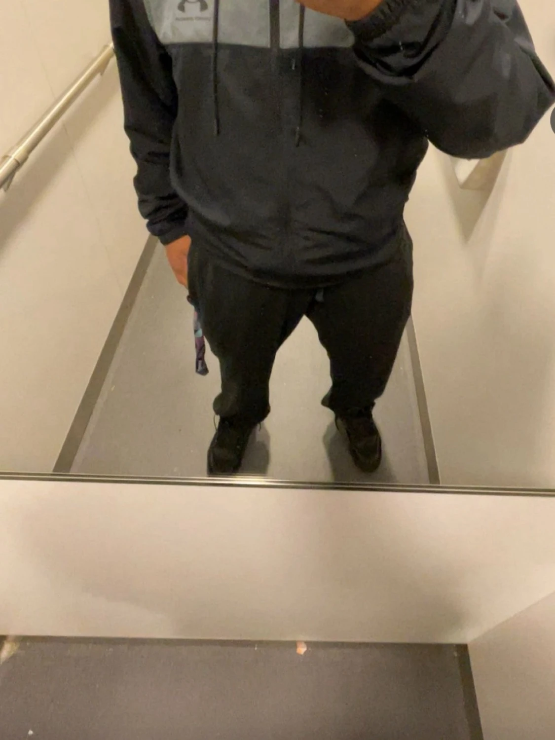 Svart vindjacka från Under Armour - 1