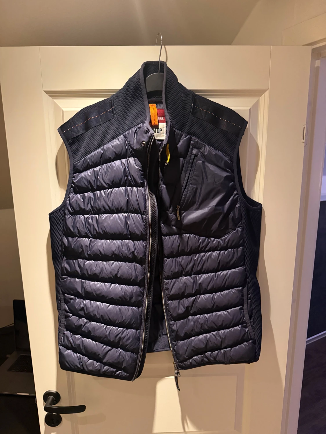 Mörkblå dunväst från Parajumpers XL