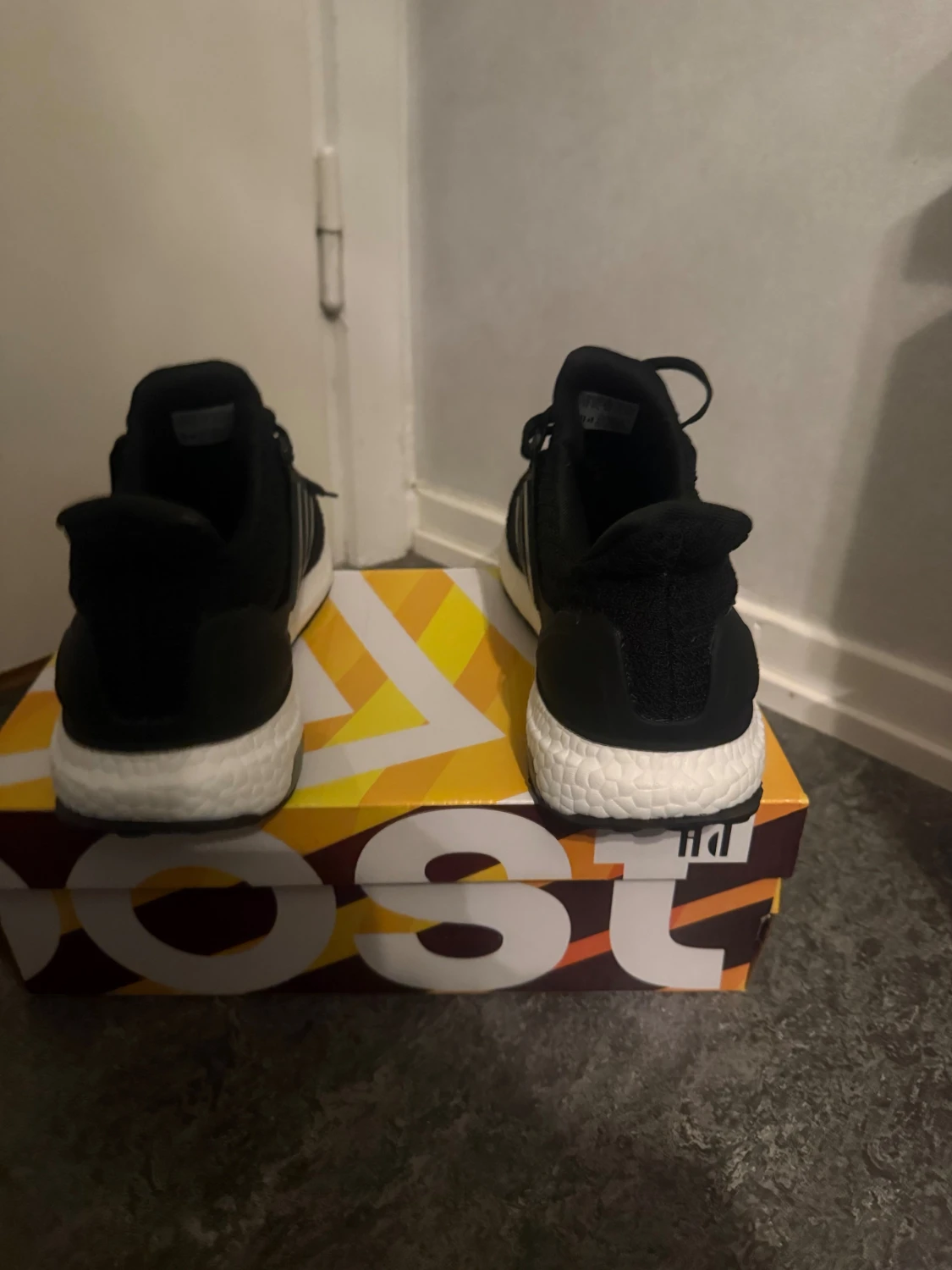 Adidas Ultraboost svarta sneakers - 3