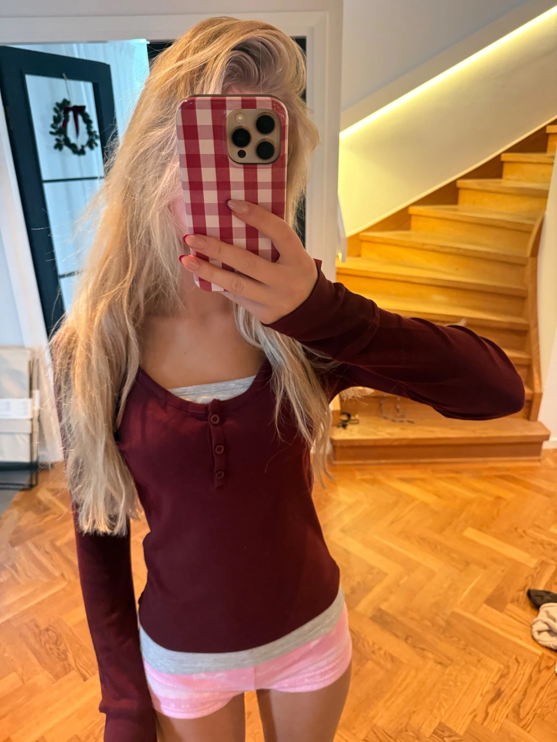 Vinröd långärmad topp med knappar - 2