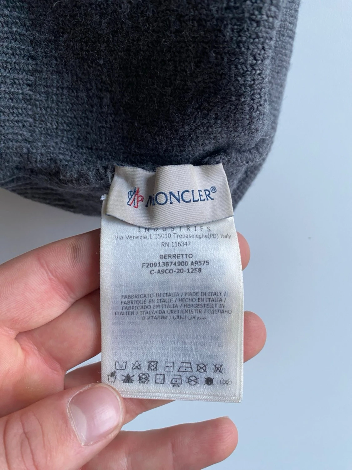Moncler mössa - 2