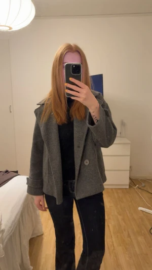 Kappa - Superfin mörkgrå kappa från Design by si