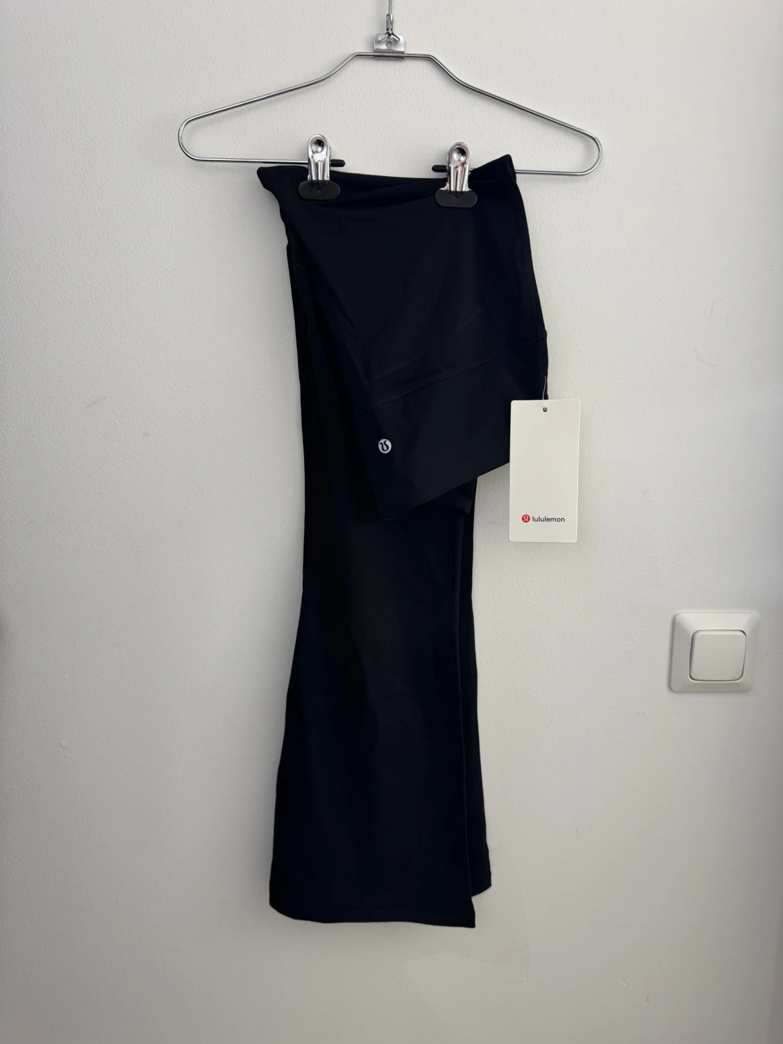 Svarta bootcut/Flared leggings från Lululemon storlek 6