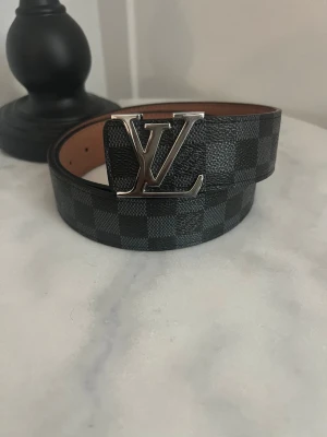 Iv bälte - Helt nytt bälte utan användning med perfekt skick och kvalité. Hör av er vid eventuella frågor