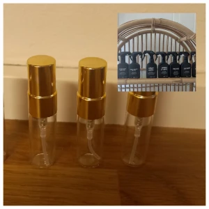 Lush splitpaket  - 3 stycken 5 ml glasdekanter med spray✨️Välj stycken dessa dofter🔅Sticky dates🔅Avocado co-wash🔅Grape soda🔅Let the good times roll 🔅Sex bomb🔅Milky bath🔅Vanillary🔅The comforter🔅Honey I washed the kids 