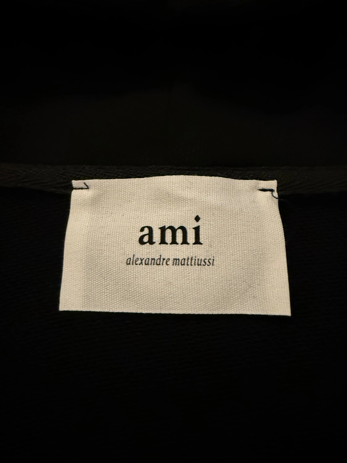 Svart hoodie med dragkedja från Ami - 3