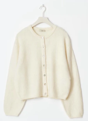 Krämvit kofta  - Kofta från Gina i XS som blivit sparsamt använd 🥰