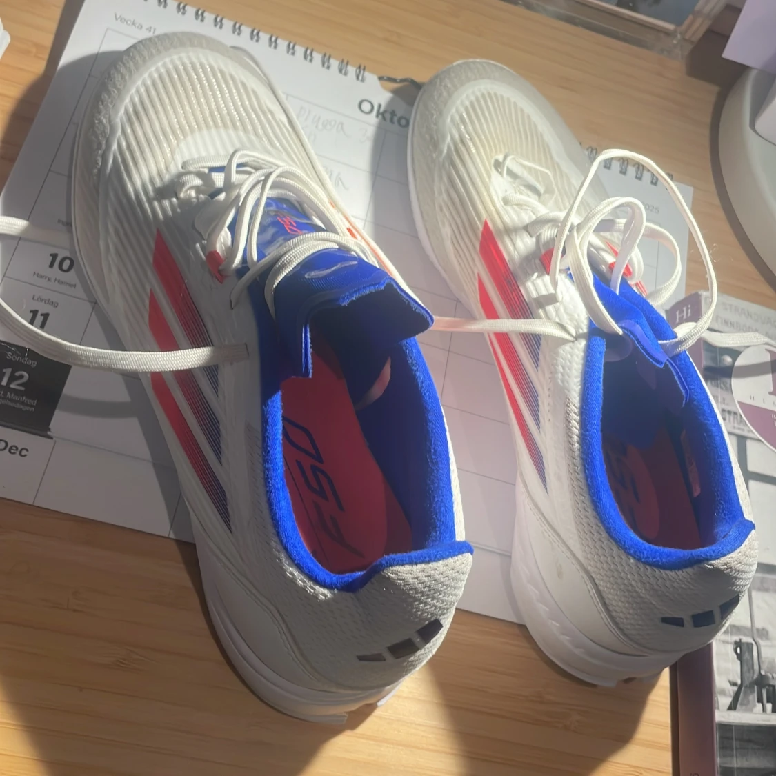 Adidas F50 vita fotbollsskor