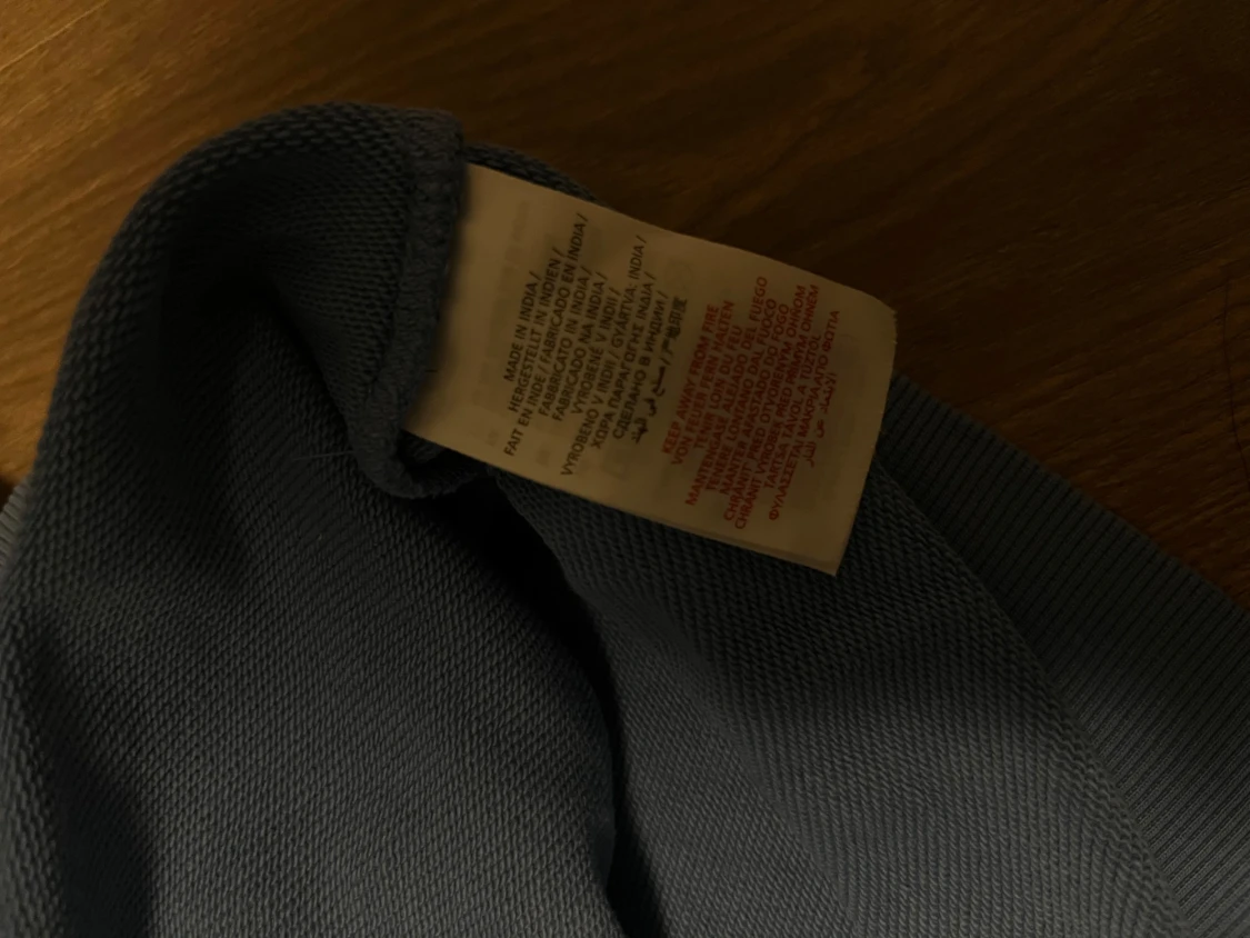 Blå sweatshirt från GANT med sytt tryck - 2