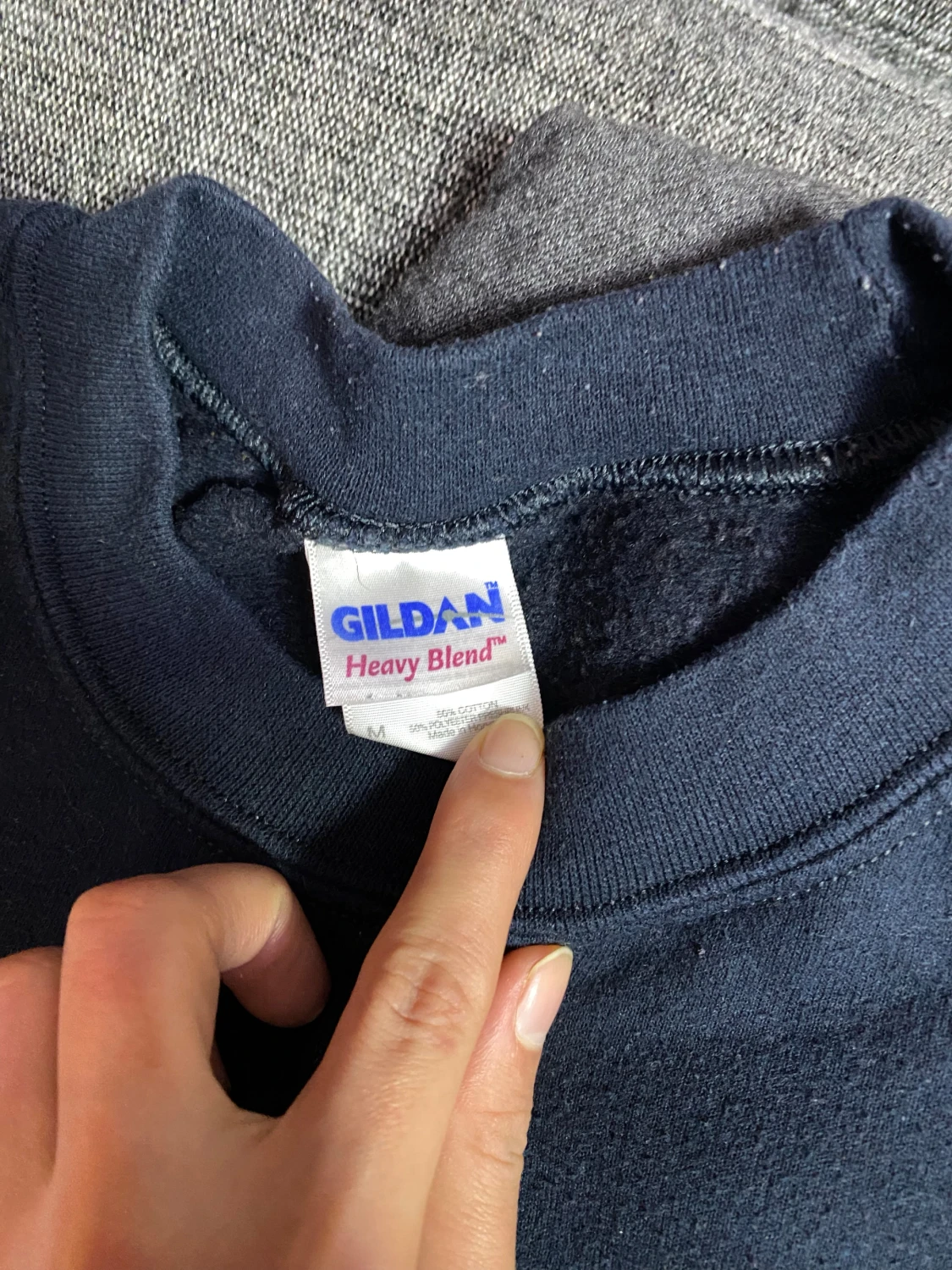 Svart Gildan sweatshirt Tri-Valley - 1