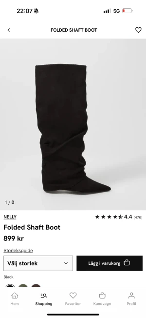 Svarta stövlar med spetsig tå från Nelly - Populära boots från Nelly, helt oanvända, endast testade. Strl 40. Nypris 899kr, säljer för 500 💗