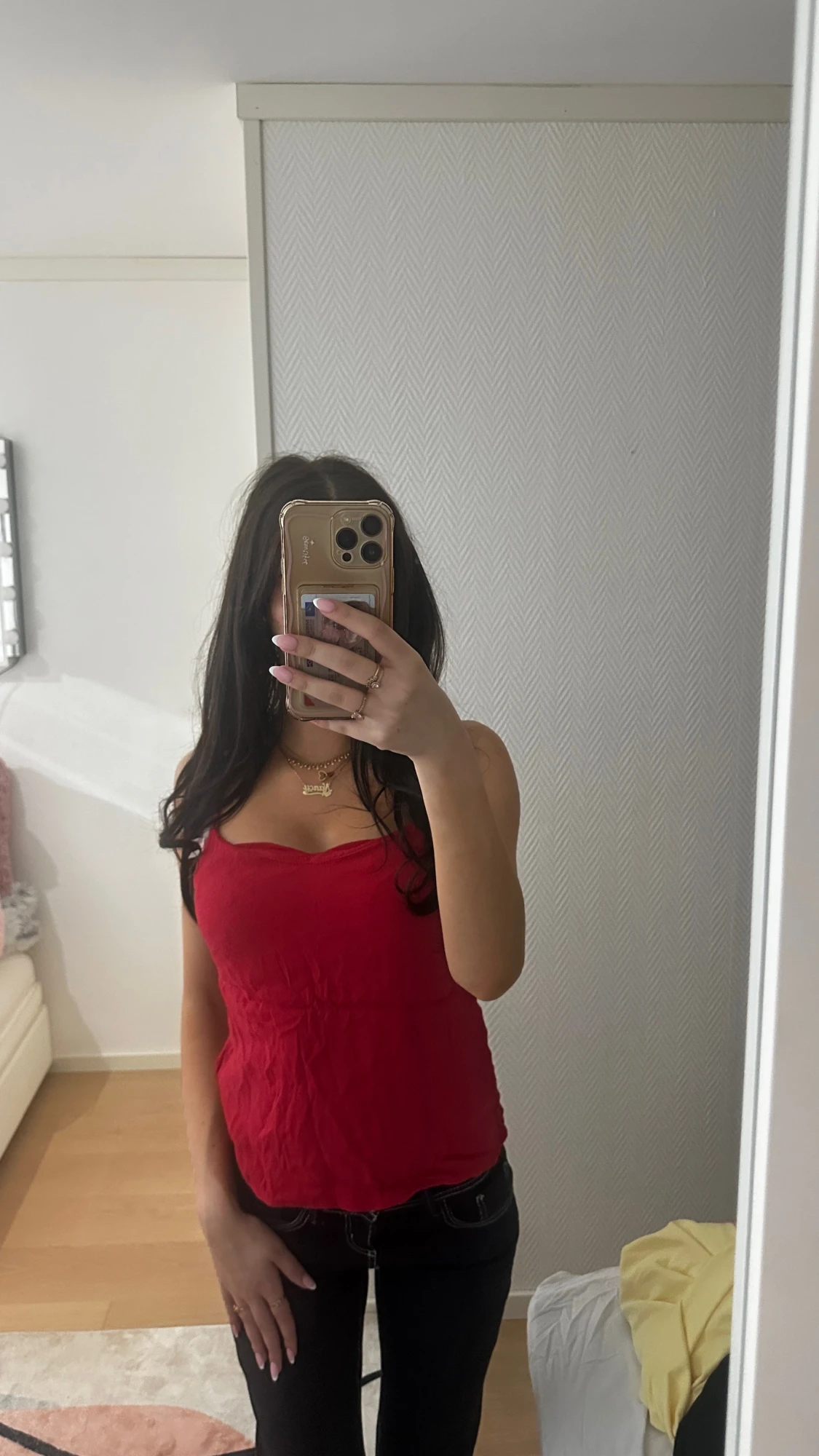 Röd linnetopp med smala axelband