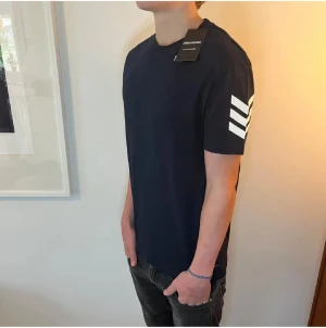 Zadig & Voltaire t shirt  - Säljer en  helt ny Zadig & Voltaire t shirt. Ny pris 800kr mitt pris 599kr