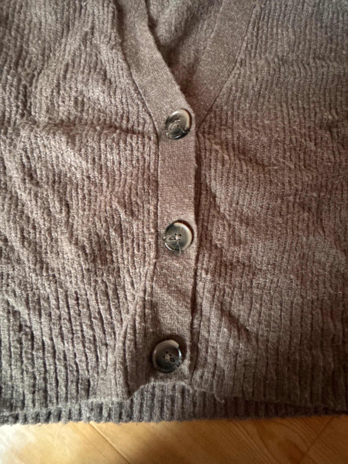 Brun kofta från Lindex med knappar - 1