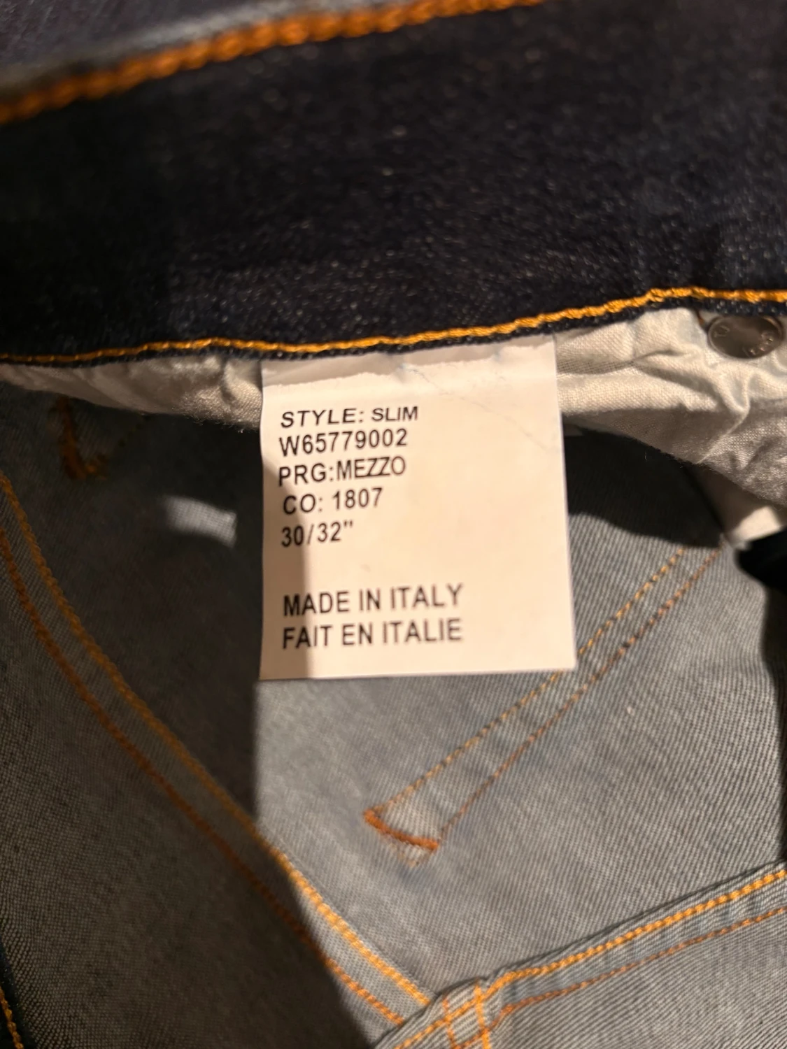 Tiger of sweden mörkblå jeans med slitningar - 4