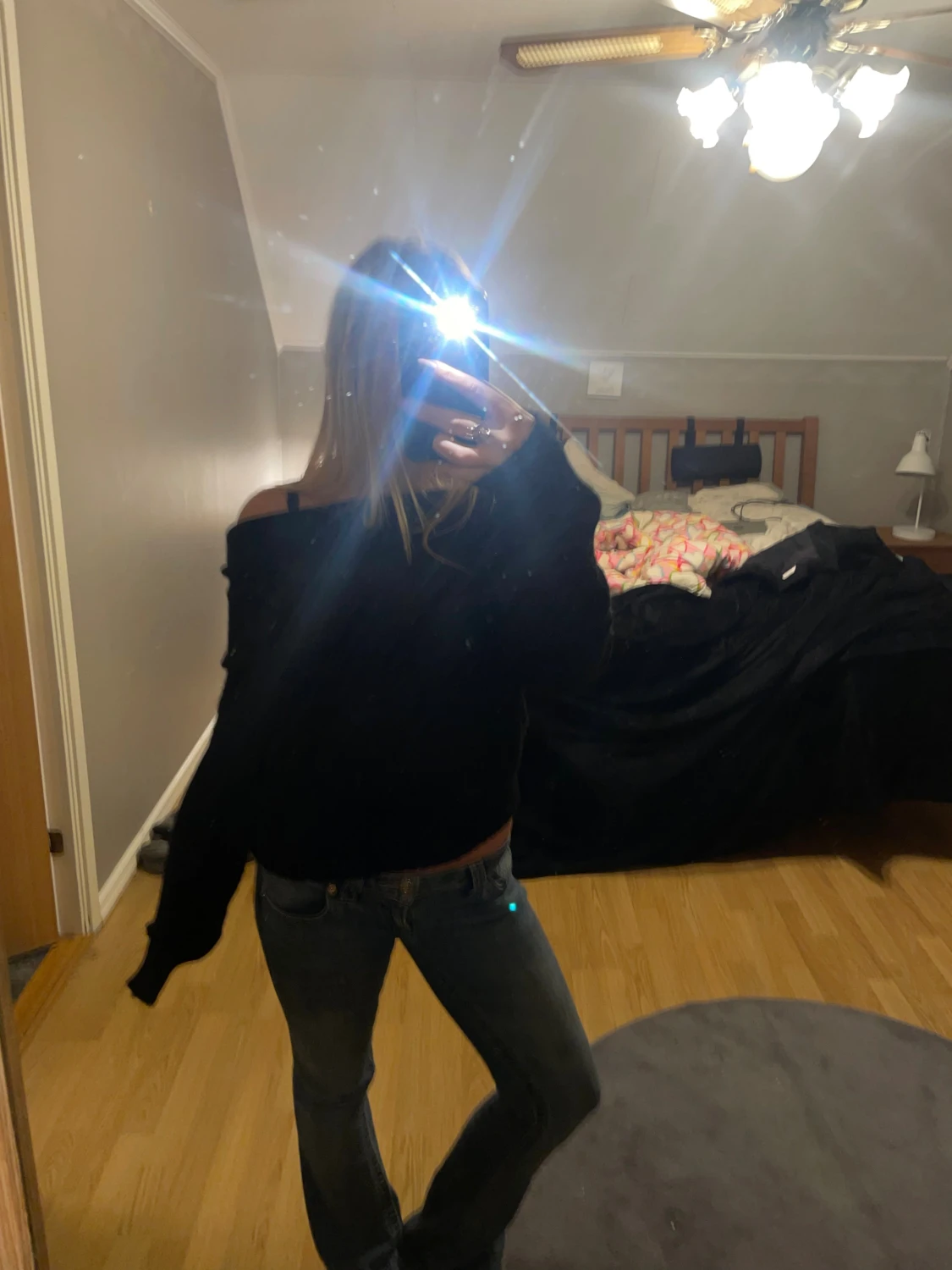 Svart offshoulder stickad tröja - 1