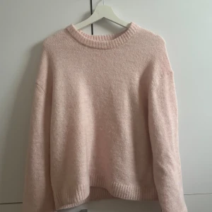 Stickad tröja - Woolblend stickad tröja i jätte fint skick